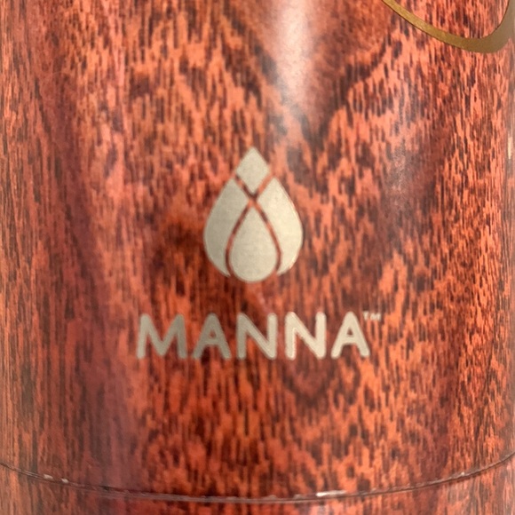 NWT Manna 17oz. Water Bottle - Monogrammed M.S. Vouge Brown Wood - Picture 5 of 13